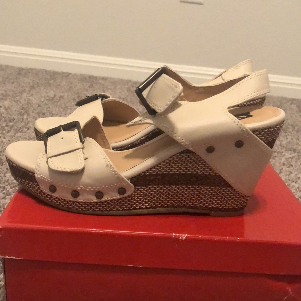 R2 Wedges - Picture 2 of 4